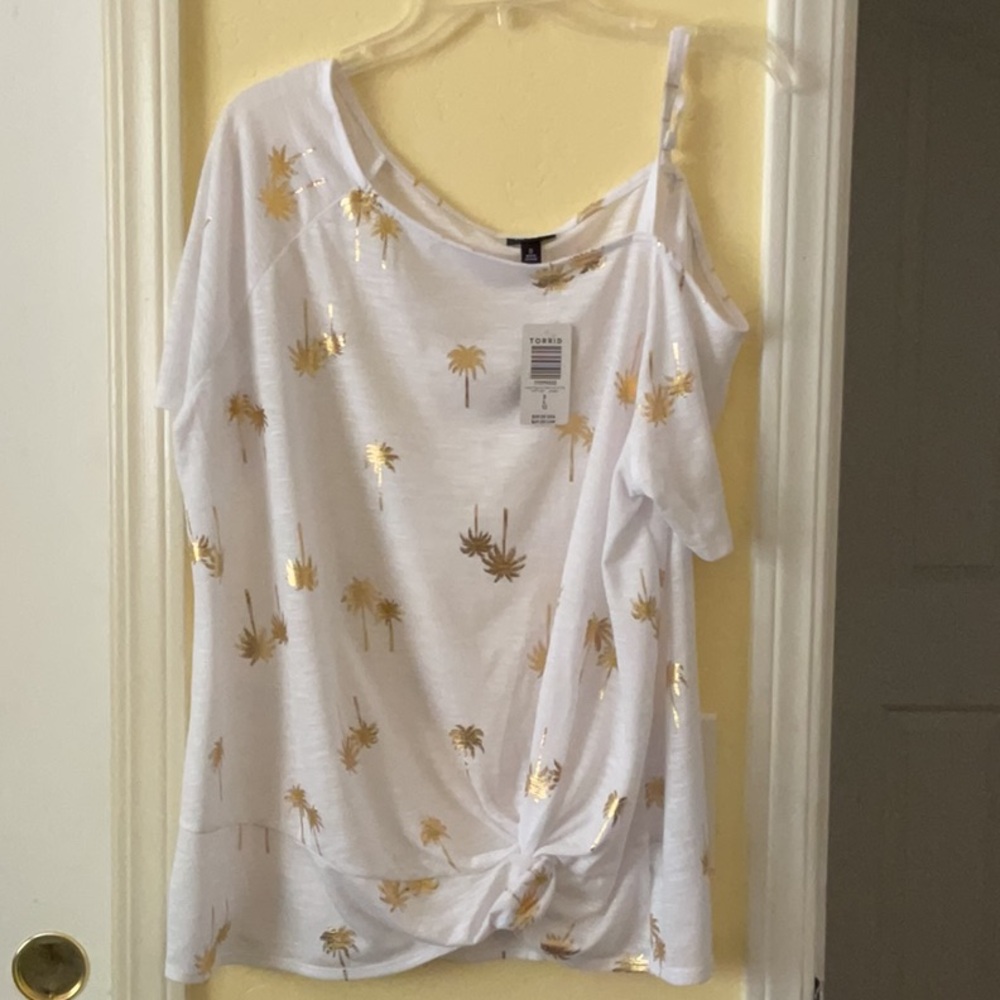 Torrid White Palm Tee Size 0 (Large or 12)